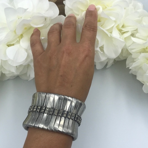 🌺 KIAM FAMILY | Stretching Bracelet - Picture 2 of 3